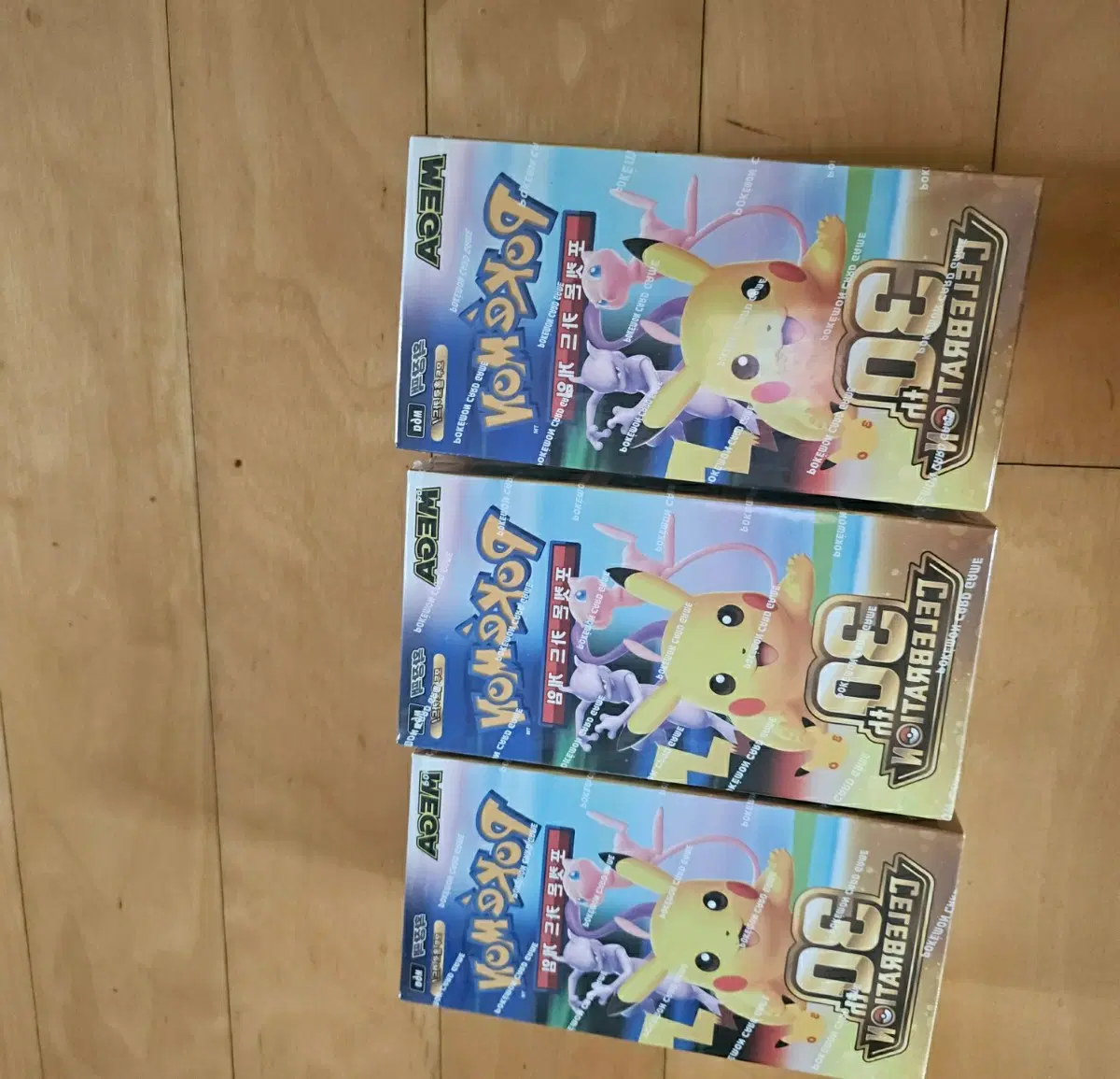 미개봉 포켓몬 30주년 카드 판매합니다(슈링크o)