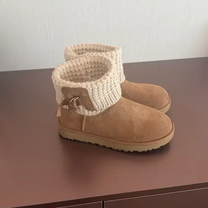 어그 ugg 체스트넛 숏 부츠 ( 23만원대 구입)
