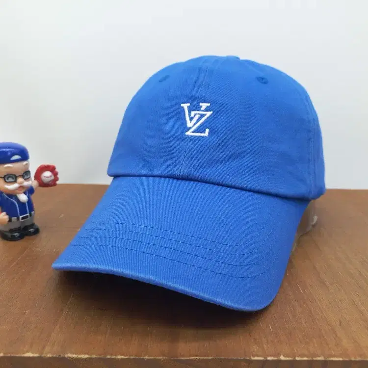 VARZAR 바잘 오버핏 스터드 로고 코튼 야구모자 대두 커브 볼캡 블루
