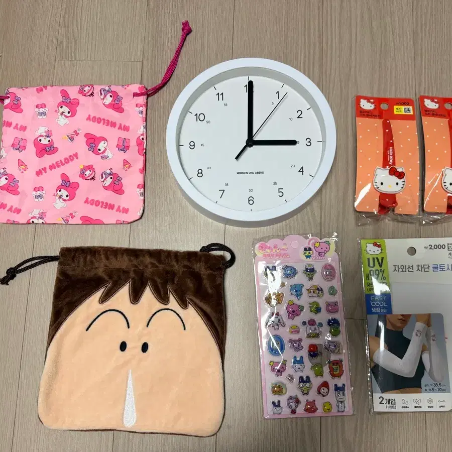 마이멜로디 파우치, 짱구 파우치, 헬로키티 삔, 스티커, 쿨토시,시계
