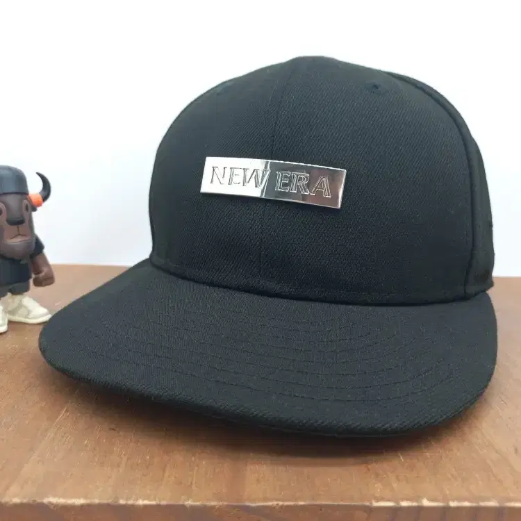 뉴에라 NEW ERA 메탈 플레이트 바 로고 9FIFTY 스냅백 야구모자 블랙