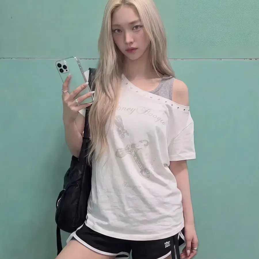디오스피스 원숄더 오프숄더 티셔츠 화이트