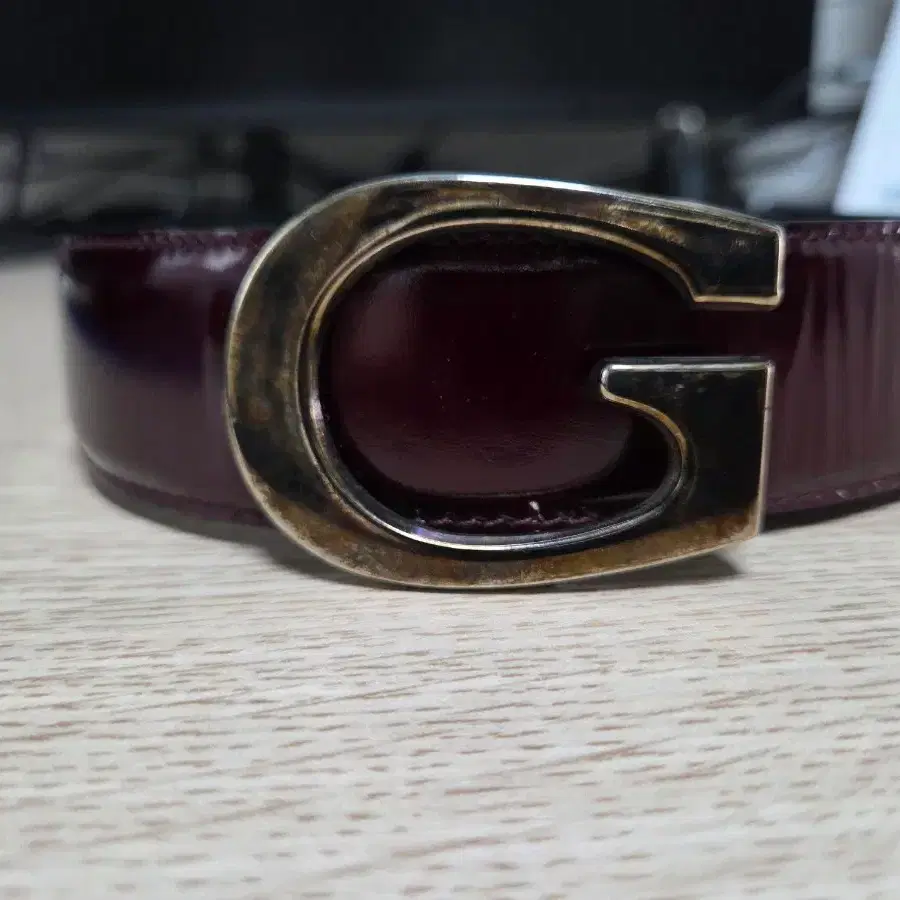 정품 구찌(GUCCI) 빈티지 G버클 에나멜 레더 인터로킹 벨트