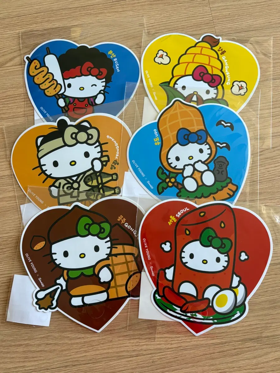 올리브영 헬로키티 지역키티 부채 일괄판매