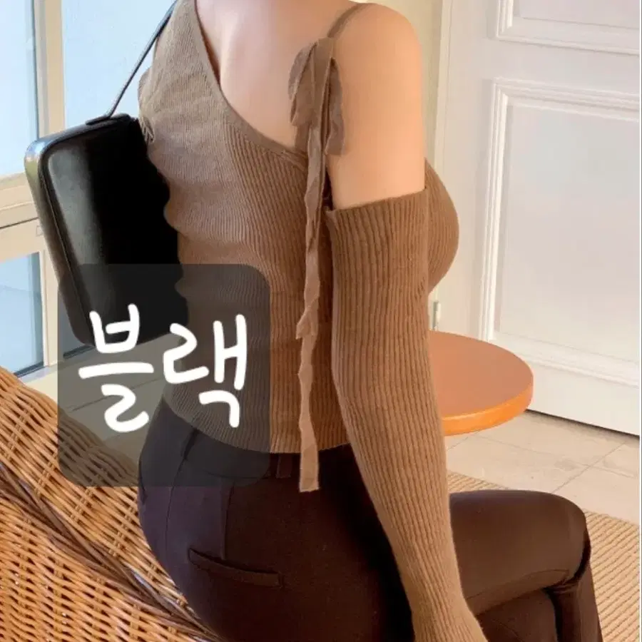 교신 모던로브 원숄더 오픈숄더 니트 블랙