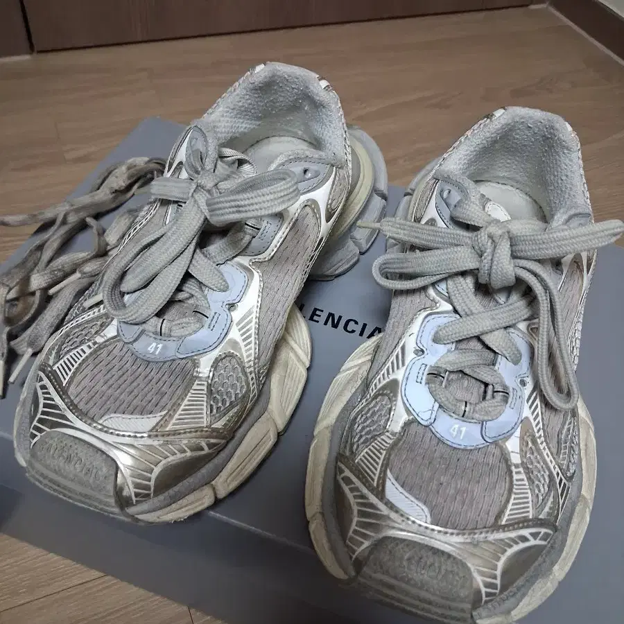 발렌시아가 3xl 에그쉘 41