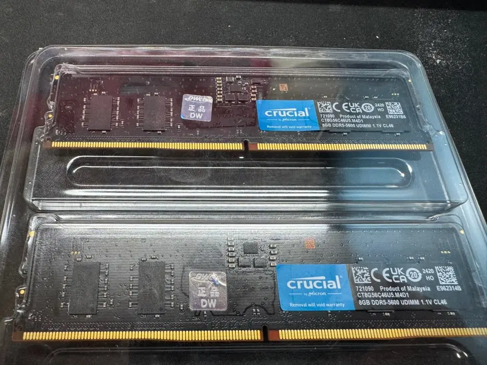 크루셜 DDR5 5600 8G x 2 개 16g 팝니다.