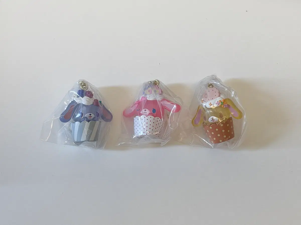 (일괄) 산리오 슈가바니즈 컵케이크 참 가챠 키링 슈가버니즈