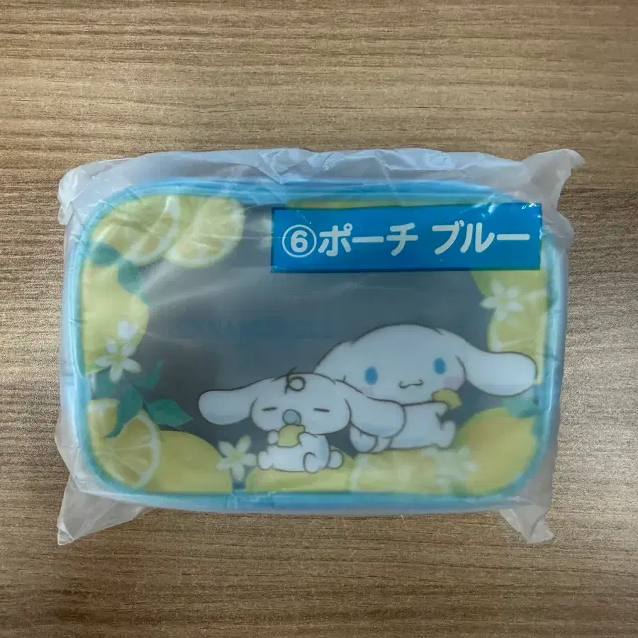 산리오 쿠지 시나모롤 파우치