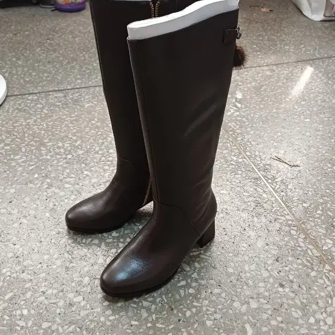 안드레아여성부추새구두230싸이즈