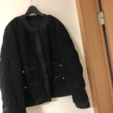 플리츠 주름 경량 패딩 자켓 점퍼 간절기 결혼식 하객룩