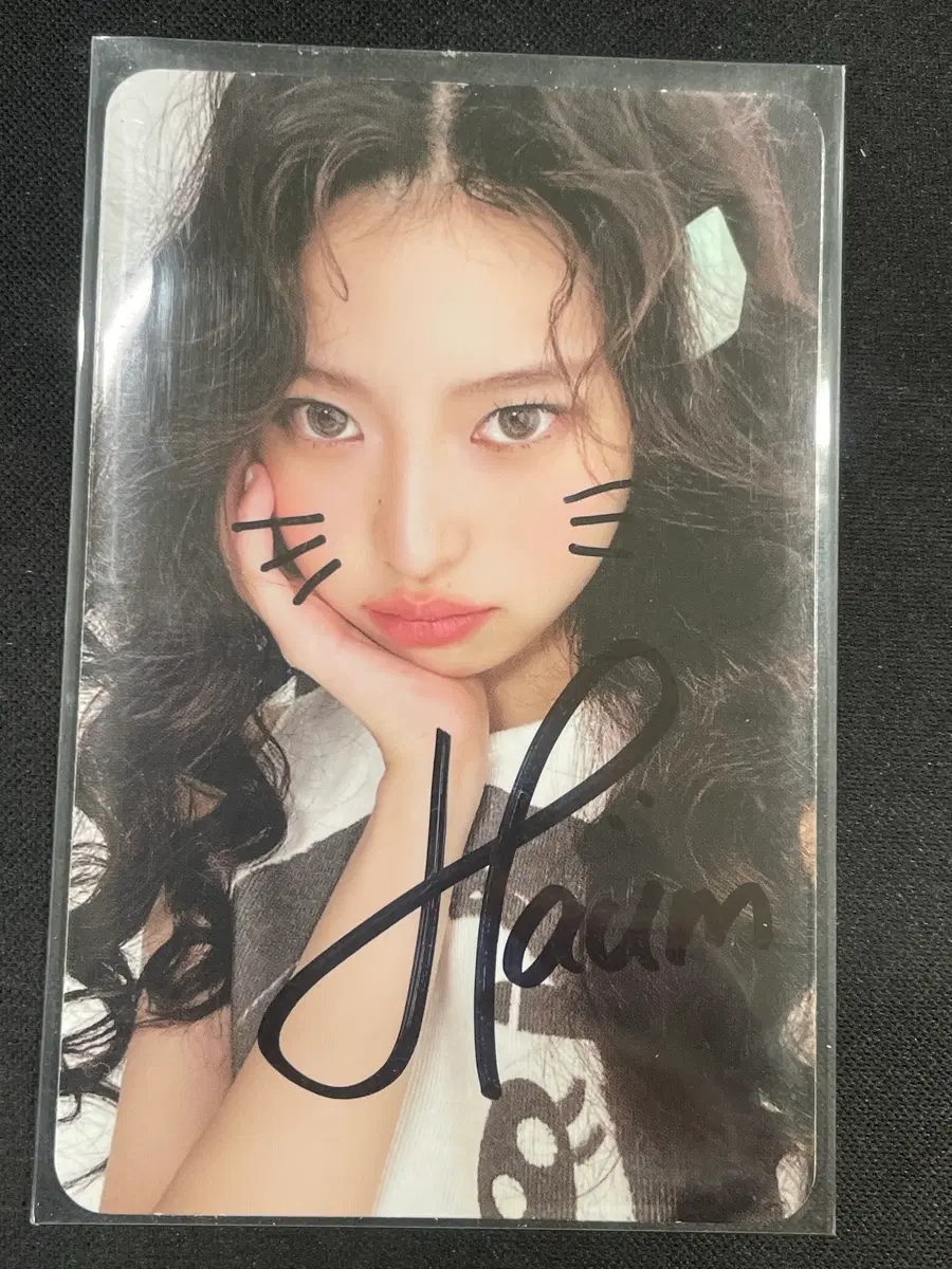 키키 하음 사인 포카