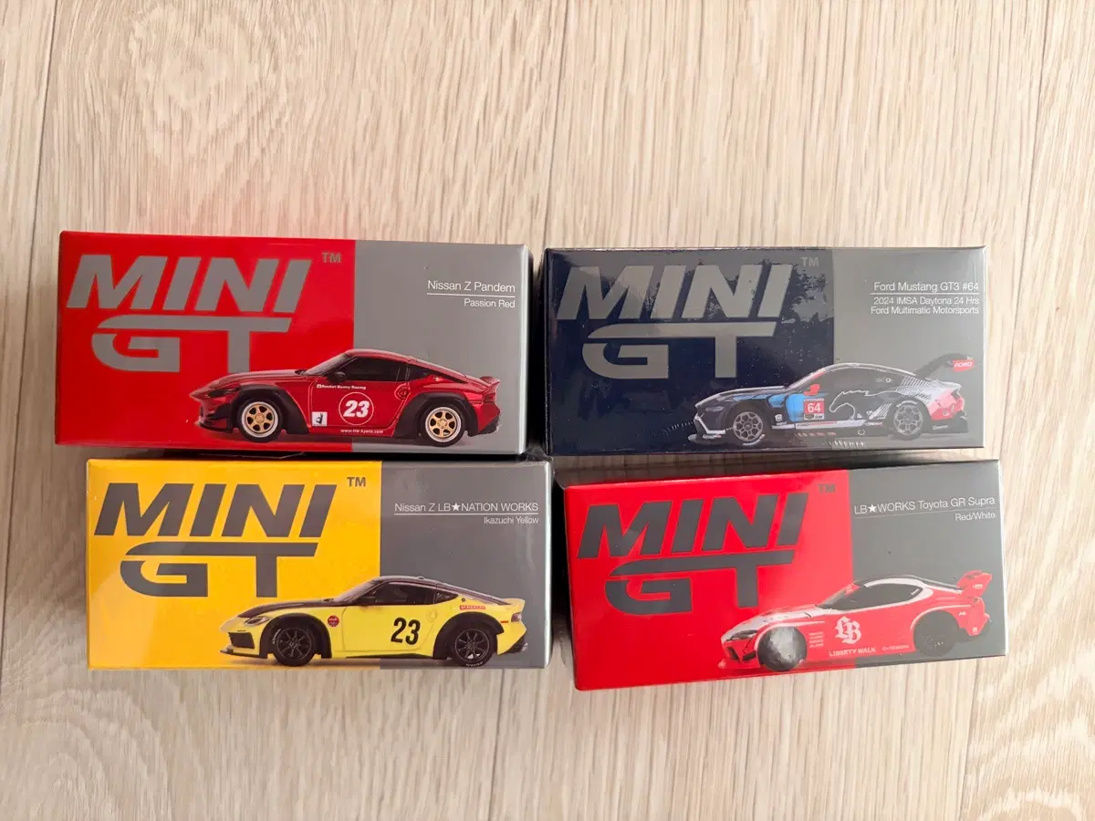 MINI GT 닛산 Z 팬덤 패션 레드 / 닛산 Z LB Nation Works 카즈치 옐로우 / 수프라/ 포드 머스탱 GT3 /