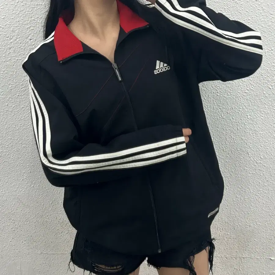 아디다스 코르티스맛 블랙 바람막이 95