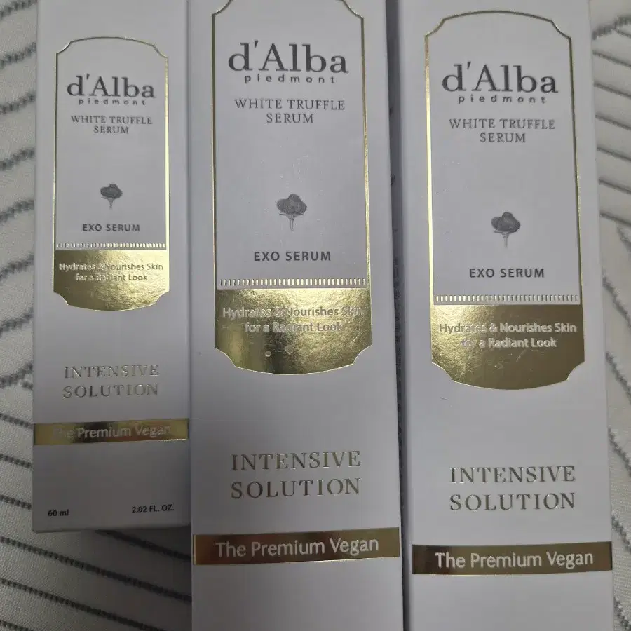 달바 화이트 트러플 세럼 160ml 2개,60ml1개 입니다.