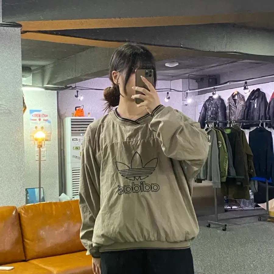 아디다스 빈티지 베이지 브이넥 나일론 웜업B6052