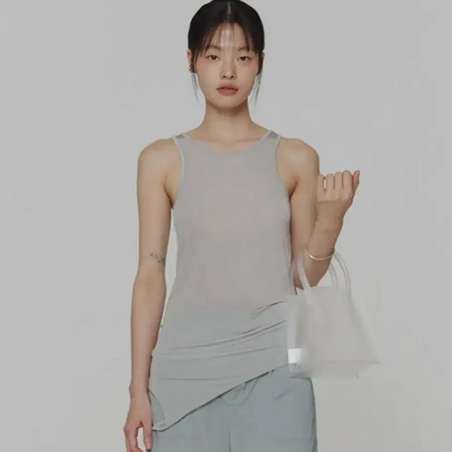 아모멘토 amomento / THREE STRAPS SLEEVELESS TOP