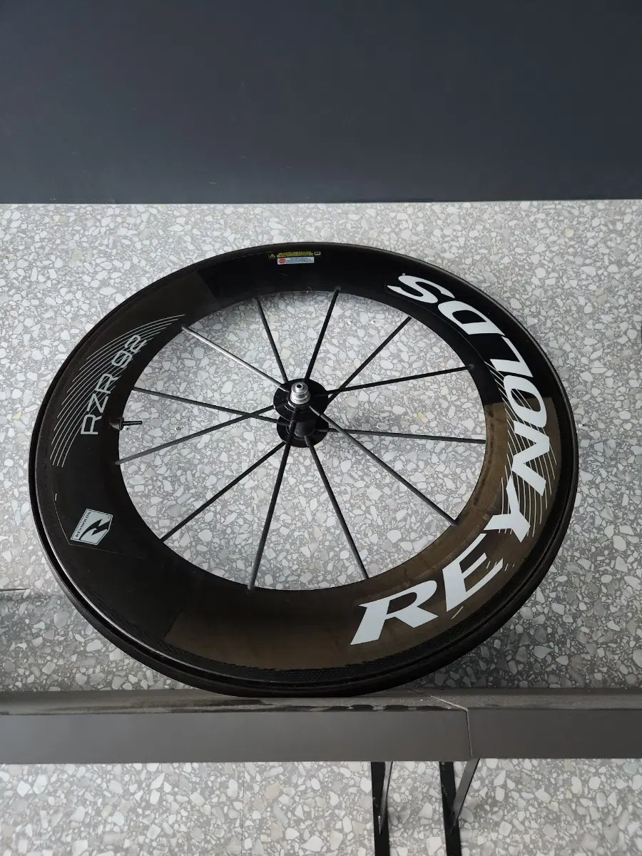 레이놀즈 볼다스 RZR 92 카본 휠 프론트