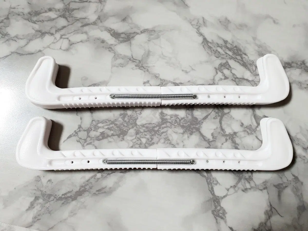(새상품)아이스 스피드 스케이트 날 보호대 31cm