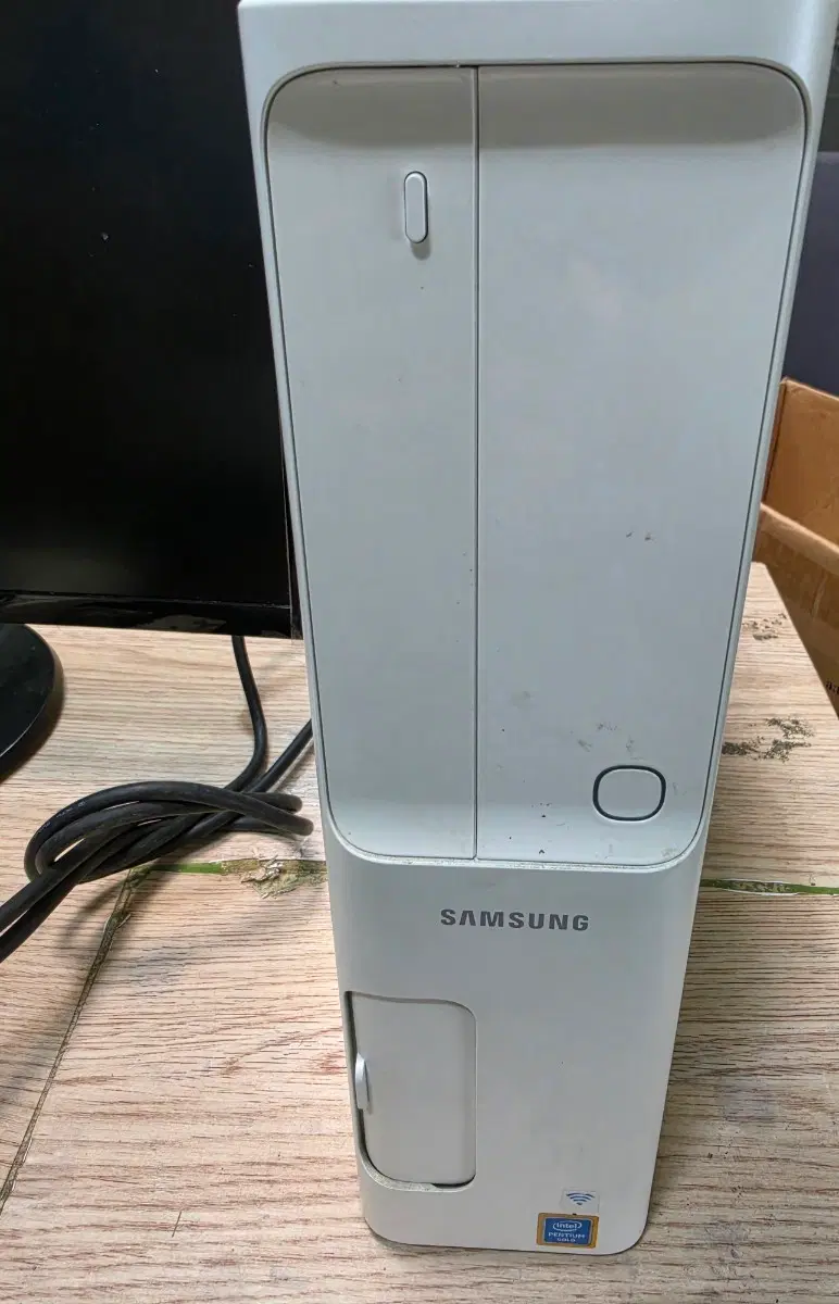 삼성 슬림 데스크탑 DM500S8A-A24 + 삼성 모니터 24인치