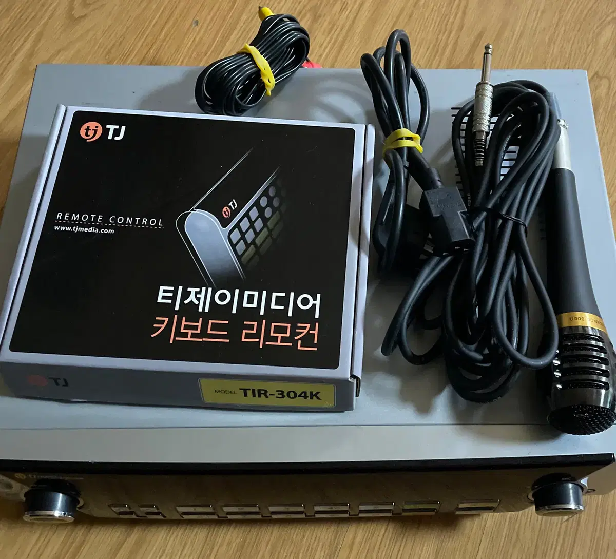 반주기 노래방기기 tkr-304k태진미디어 팝니다