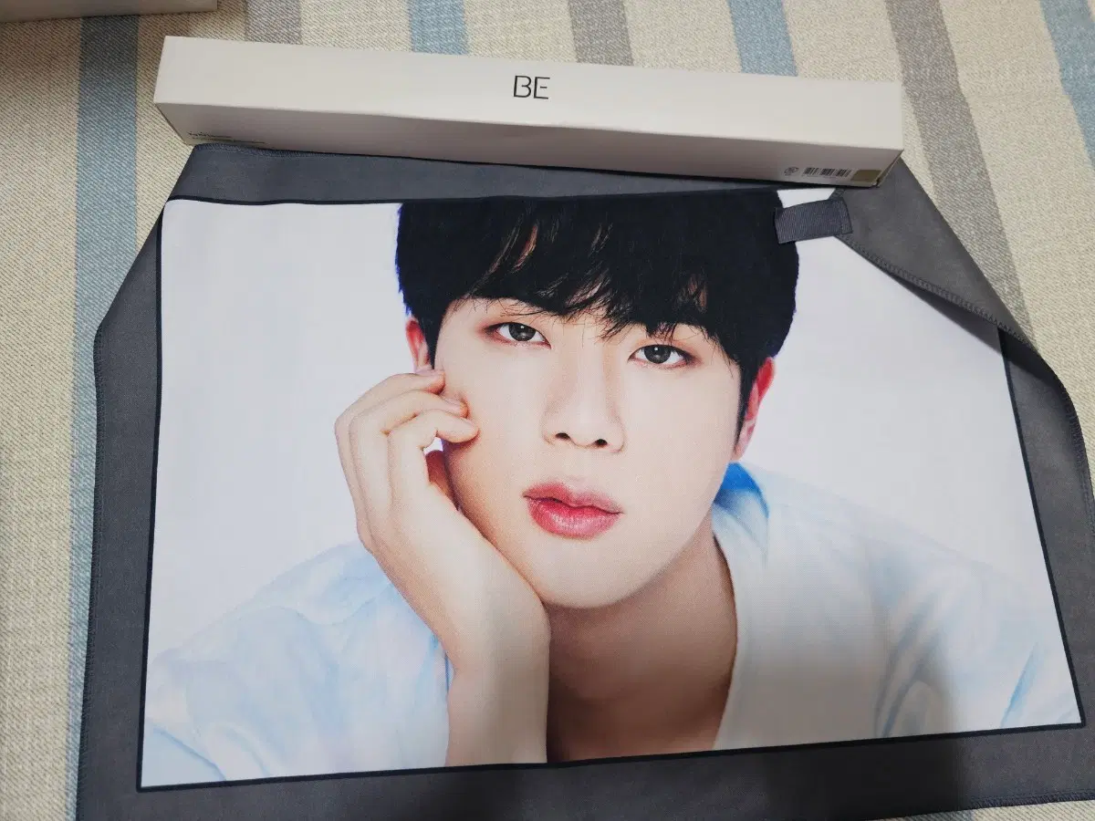 방탄 be 패브릭 포스터 석진