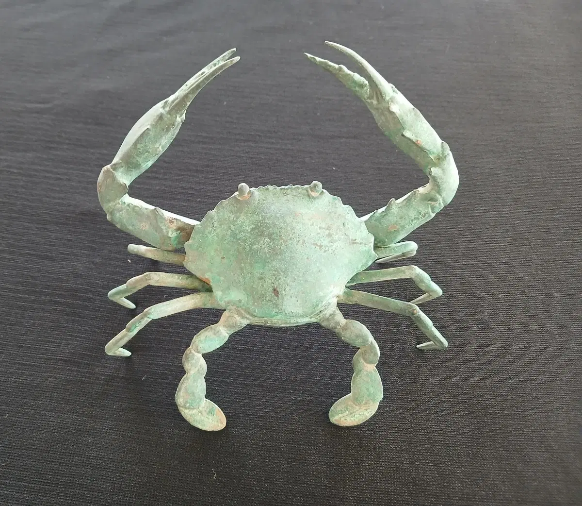 청동 게 장식품