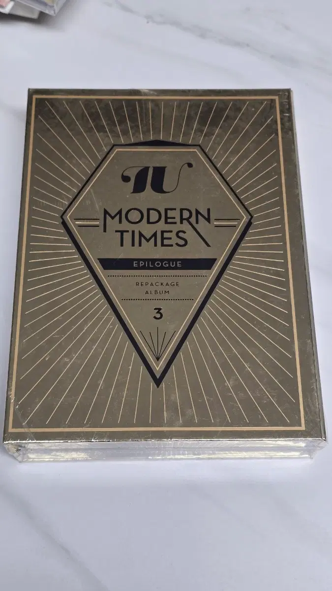 [미개봉CD]아이유 모던타임즈 Modern Times Epilogue 리패키지