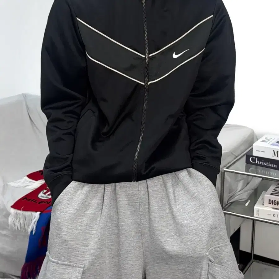 나이키 블랙 올드스쿨 트랙탑 져지 L