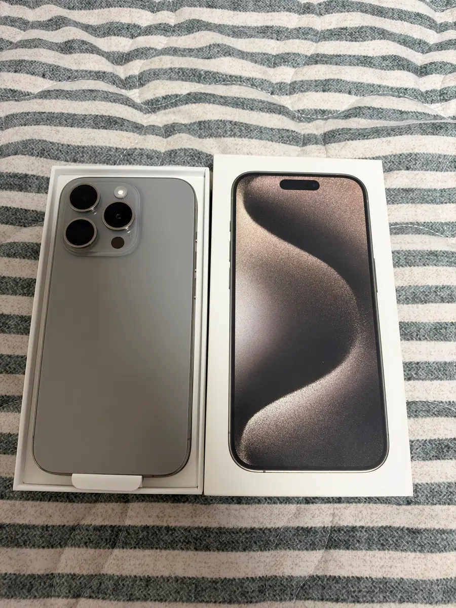 아이폰 15프로 내추럴 티타늄 128GB