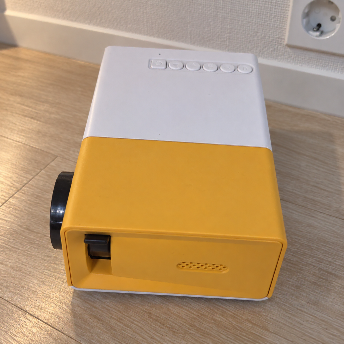 YG300 미니 프로젝터 HDMI USB 지원 가성비 영상가전 YG300-001