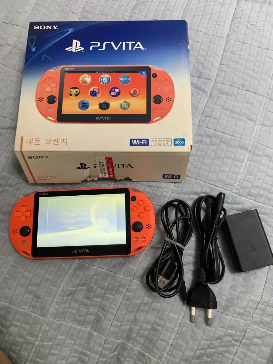 소니 PS Vita 2세대 PS비타 2세대 네온 오렌지 컬러 팝니다.