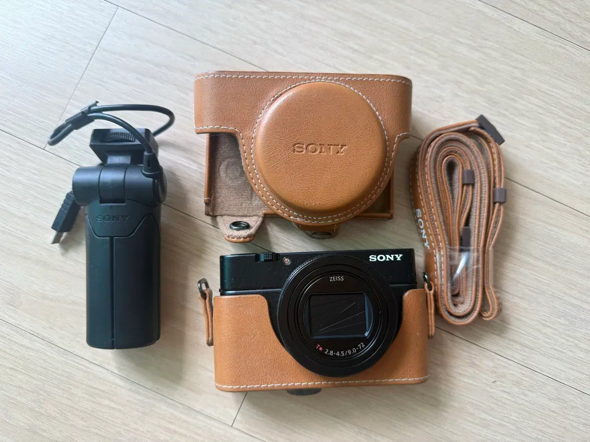 소니 RX100 M7 카메라 풀박스팝니다
