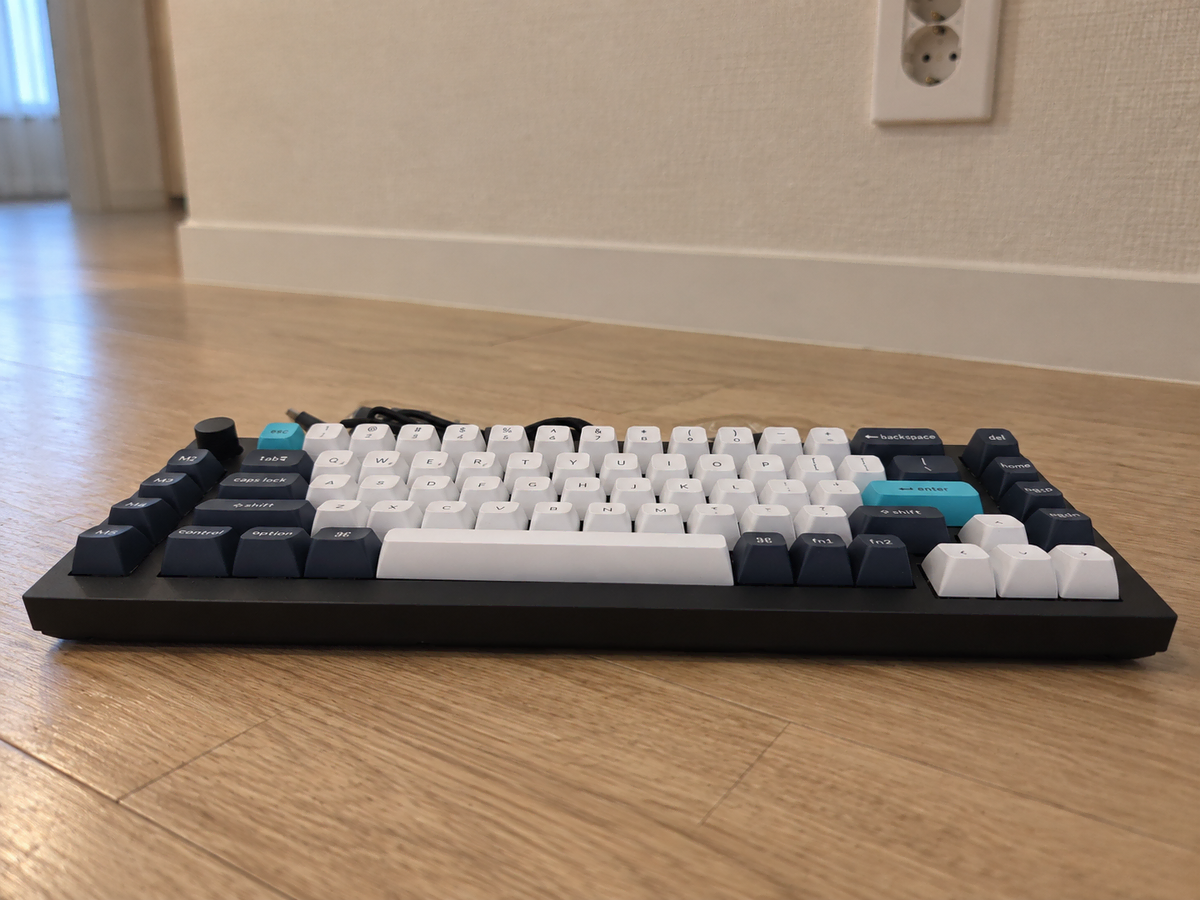 키크론 Q65 PRO MAX 알루미늄 RGB 미니 무선 커스텀 핫스왑 기계식 유무선 텐키리스 키보드 영문각인|카본 블랙 갈축 Q65M-M3