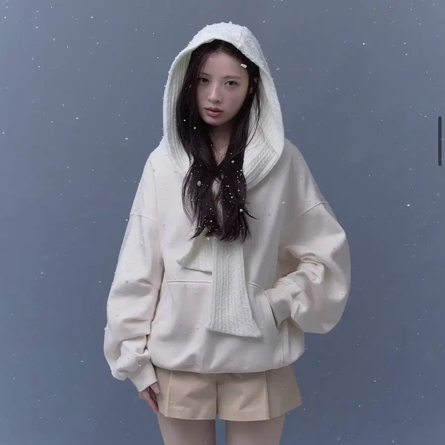 더티스 TWO-WAY RIBBON OFF SHOULDER HOODIE