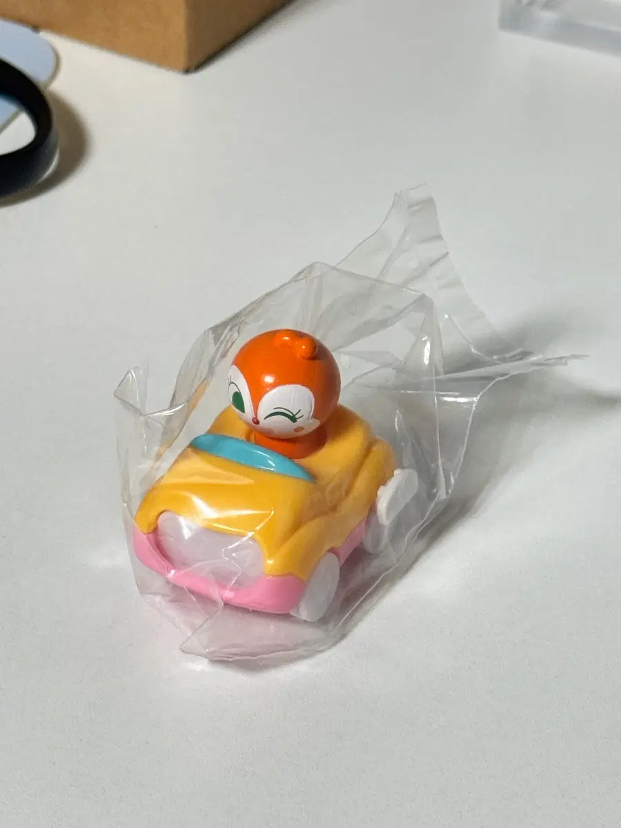 호빵맨 자동차 가챠 짤랑이