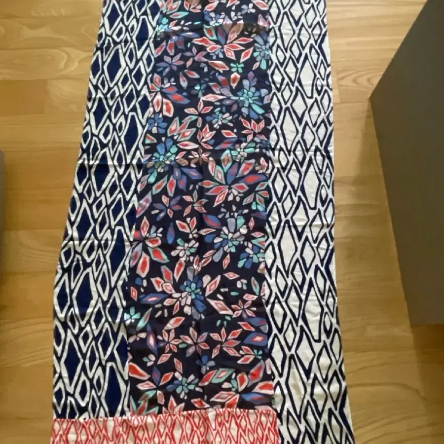 DVF 실크스카프