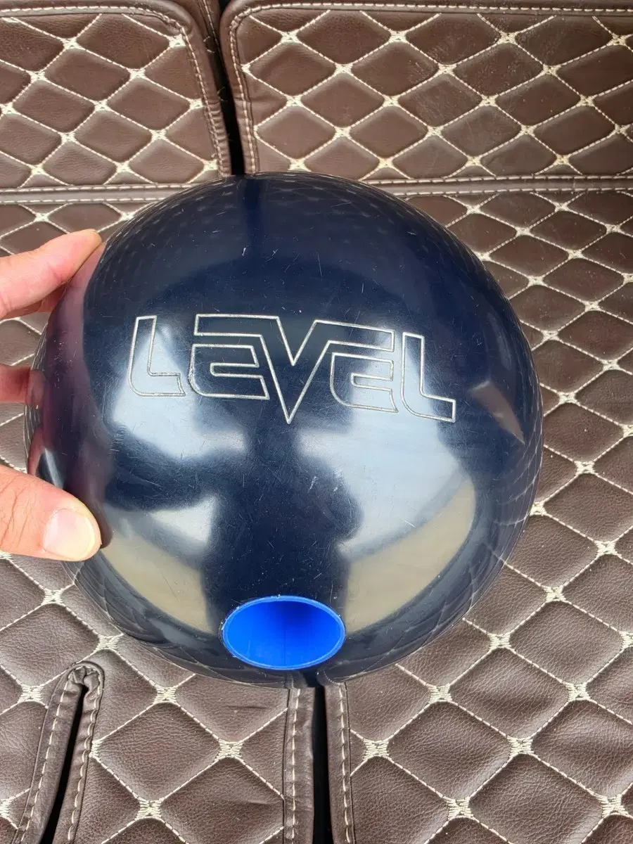 LEVEL 볼링공 15P 팝니다.