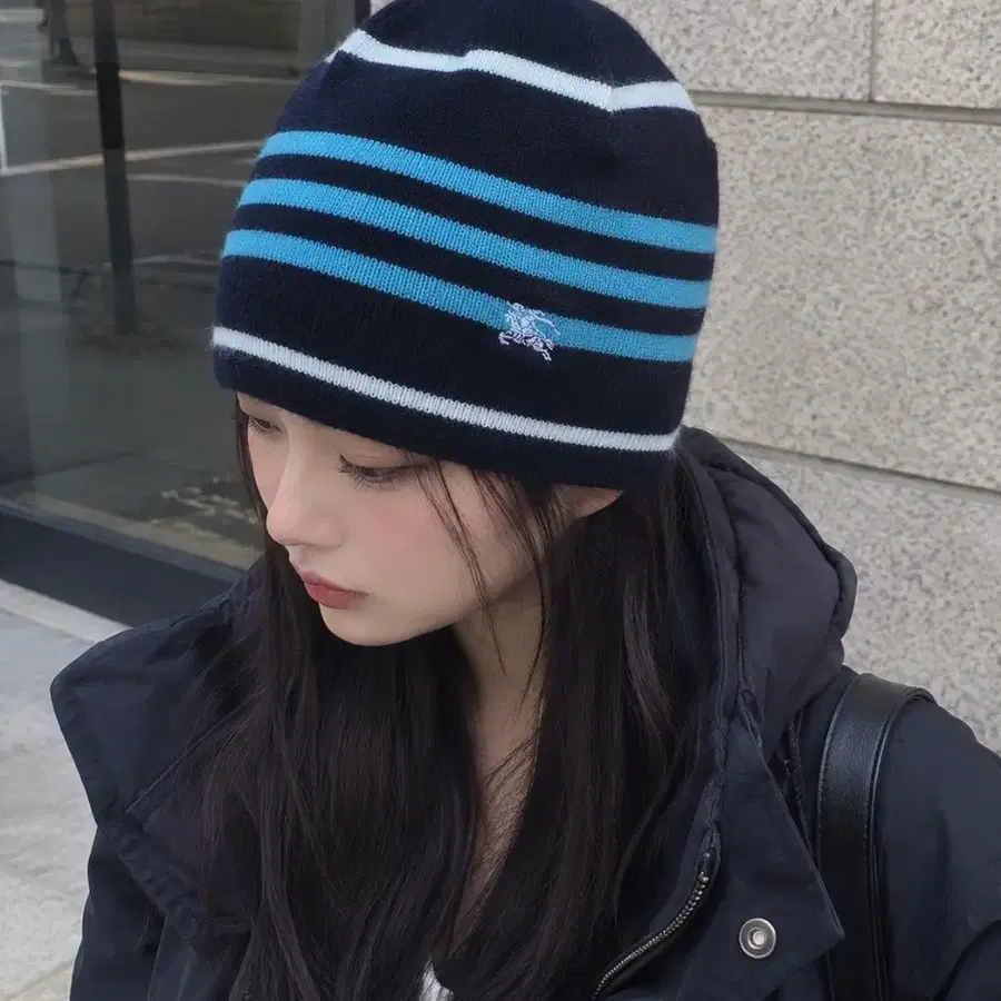 버버리 블루라벨 울 캐시미어 스트라이프 비니