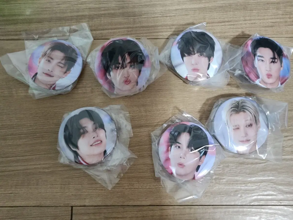 에이티즈 애니티즈 캔뱃지 일괄 양도 합니다