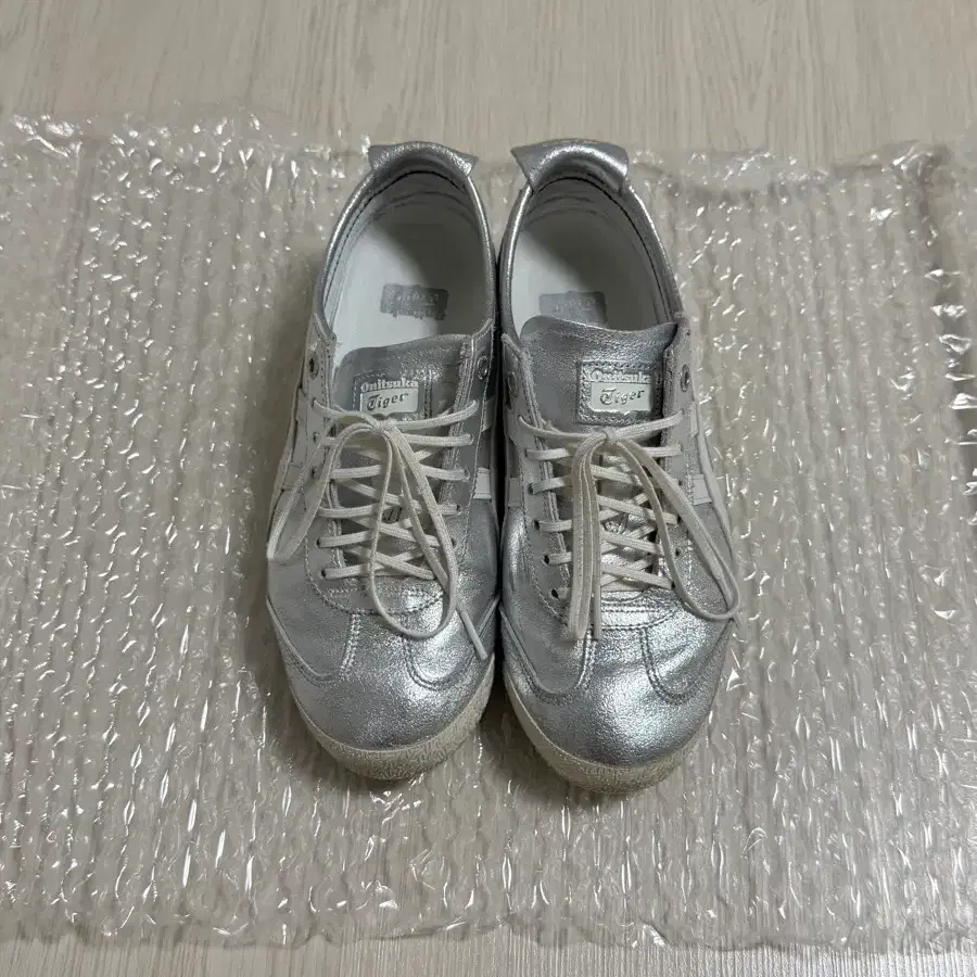 오니츠카타이거 멕시코66 SD 실버