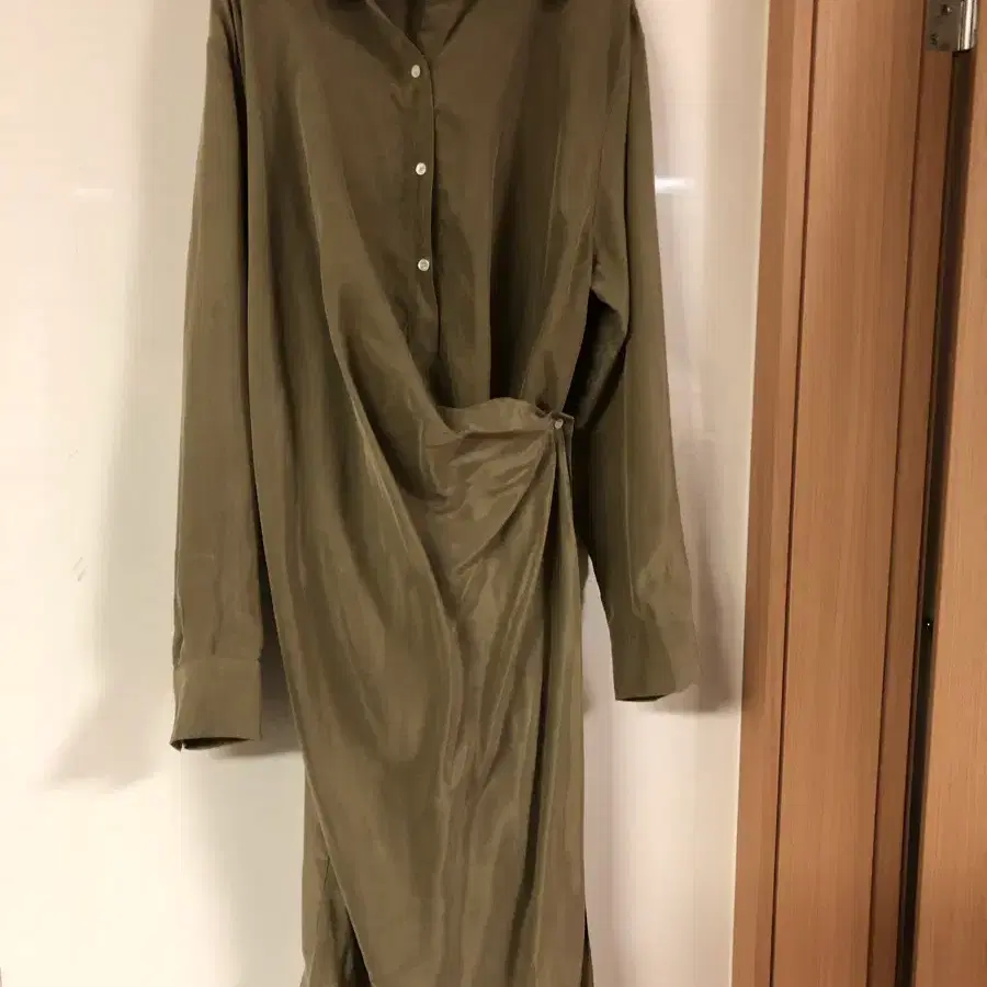 한스스타일 25년 벰버그 셔링 롱 셔츠 원피스 카키 올드머니룩 하객룩