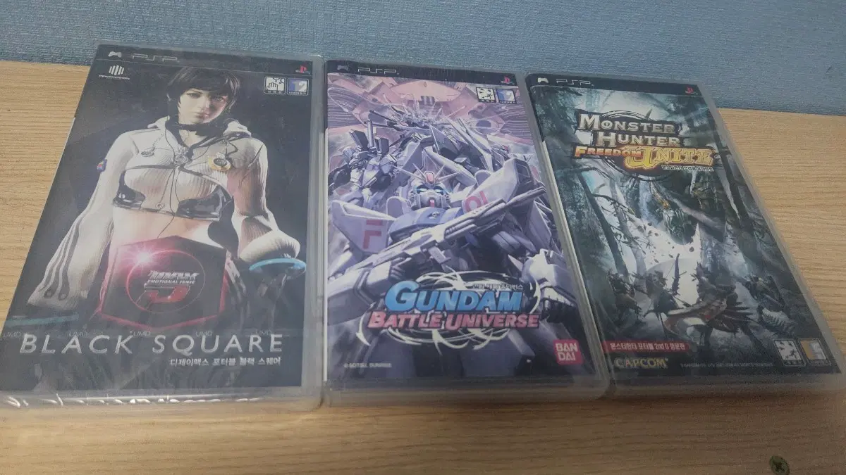 PSP 게임 블랙 스퀘어 / 건담 배틀 유니버스 / 몬스터 헌터 프리덤 유니트 3종 세트
