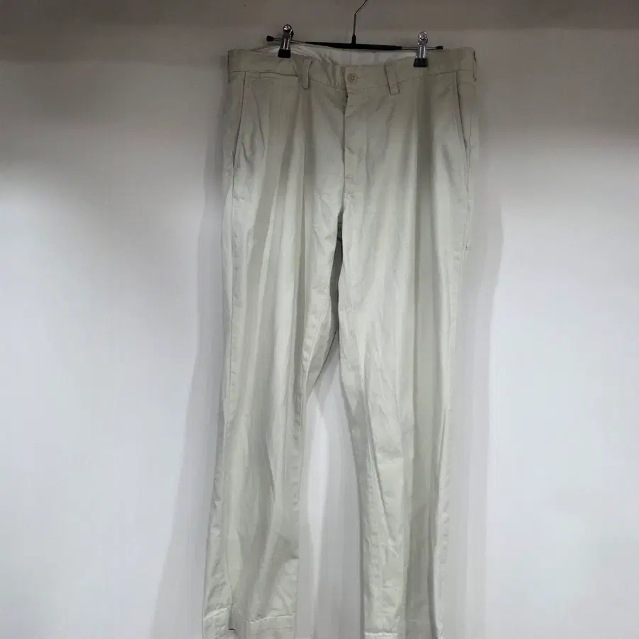 폴로 랄프로렌(Polo Ralph Lauren) 클래식 핏 치노 팬츠 34인치