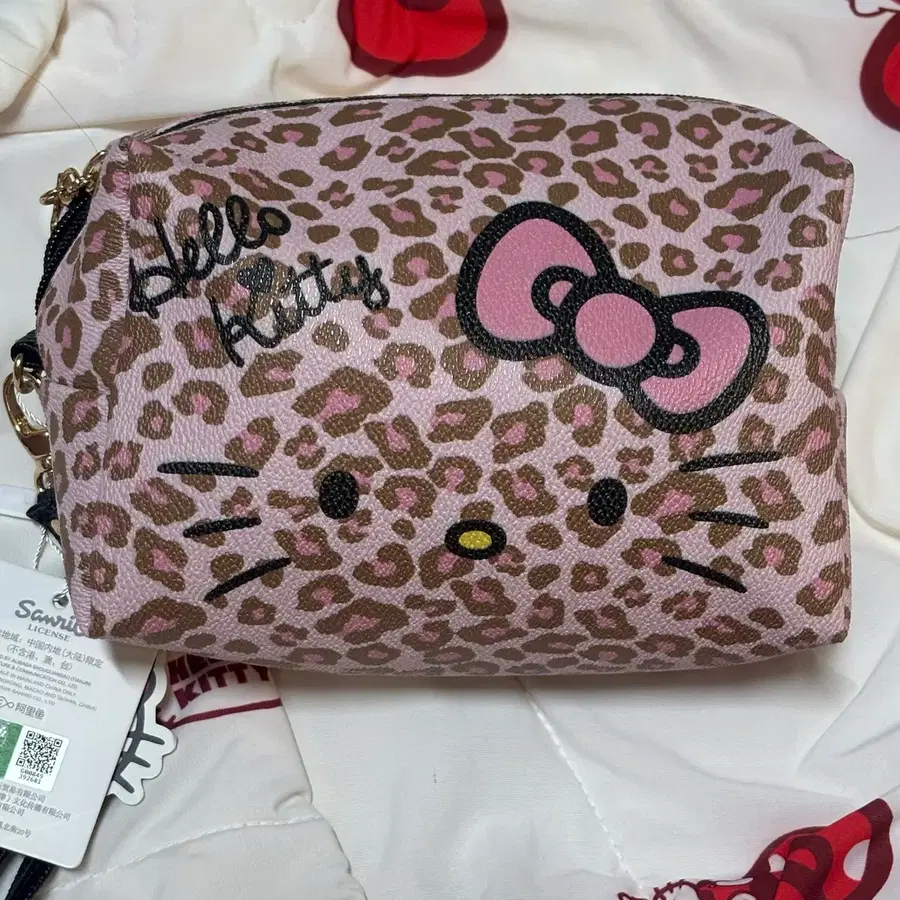 키티 레오파드 파우치