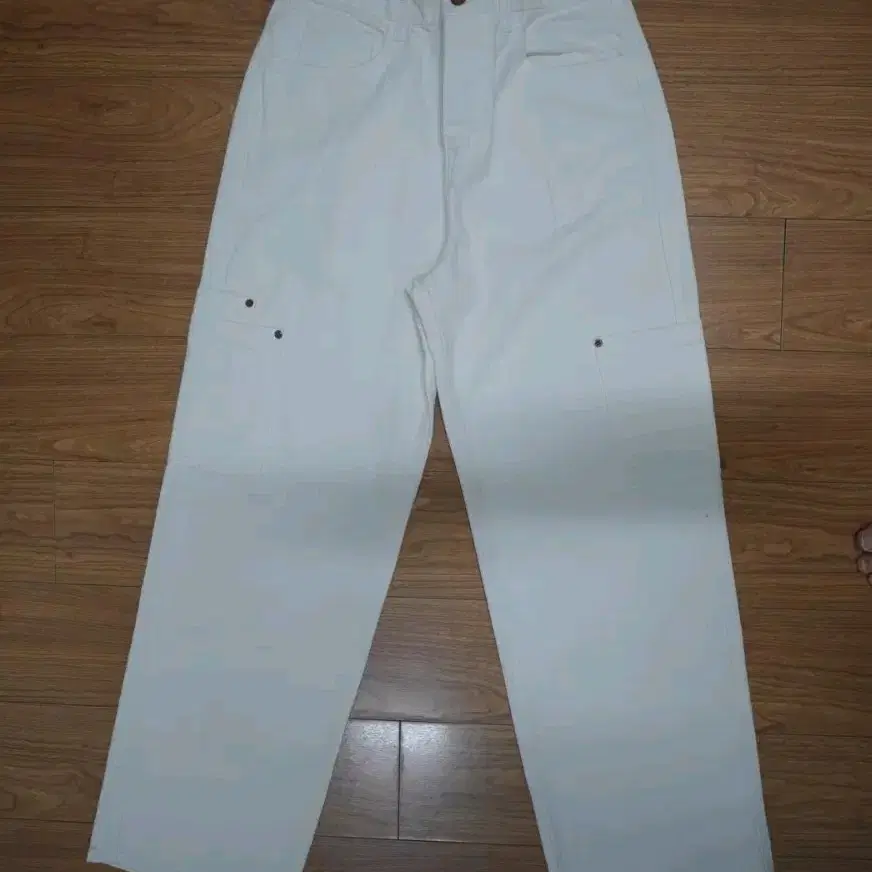 화이트 데님 팬츠