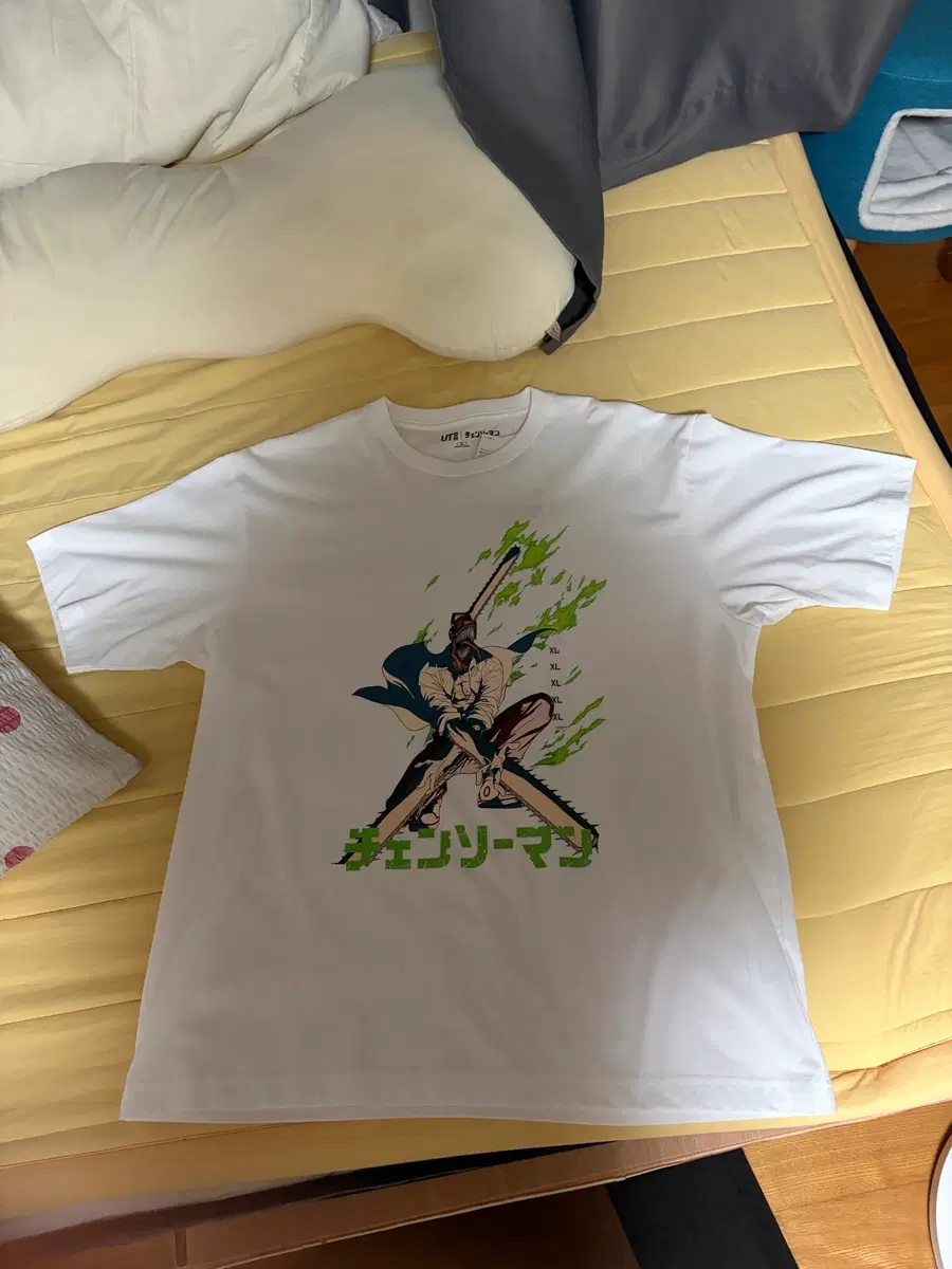 유니클로 체인소맨 콜라보 UT (XL)