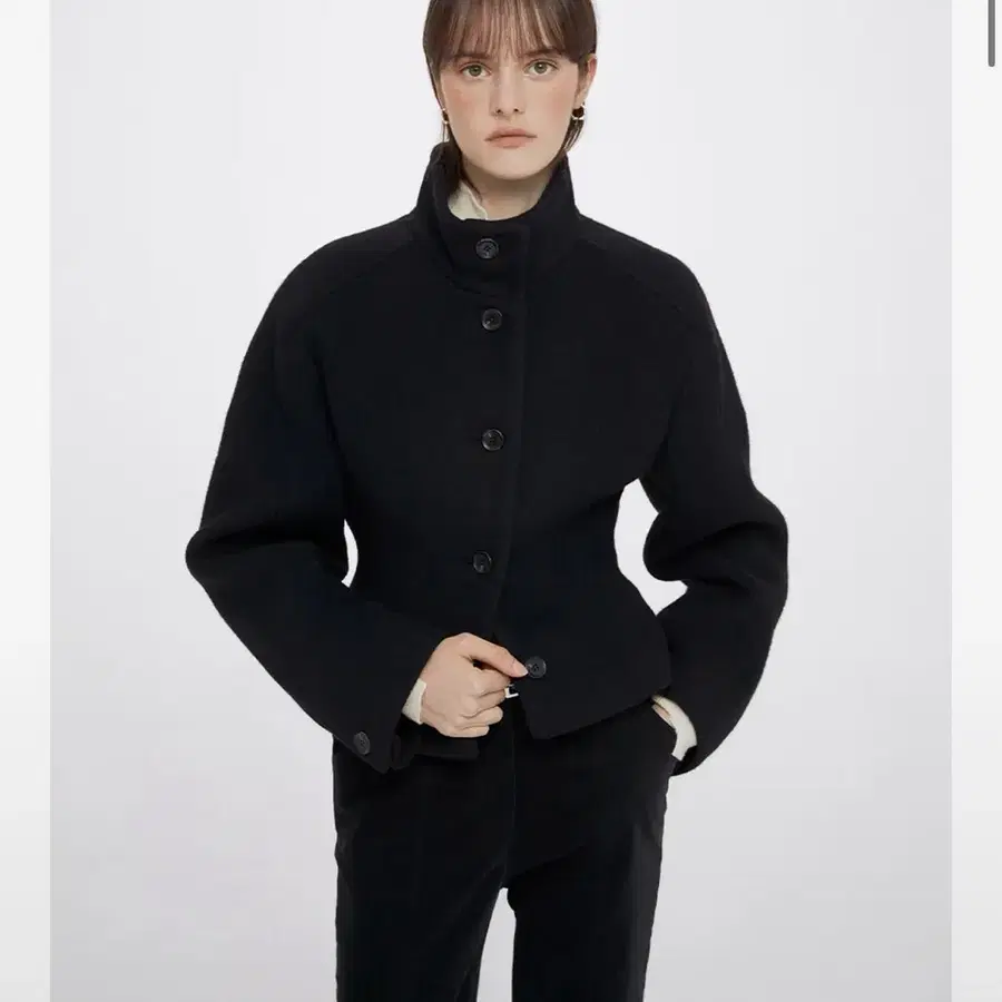 레이브 하이넥 숏코트 블랙