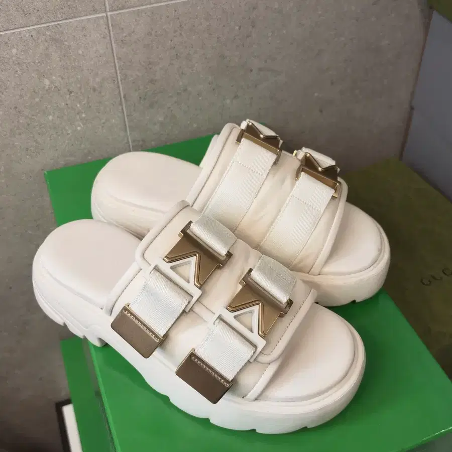 정품 보테가베네타 슬라이드 슬리퍼 38