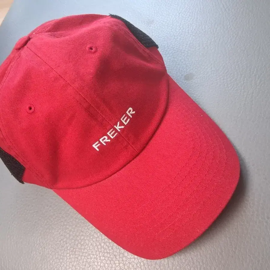 FREKER 모자 레드